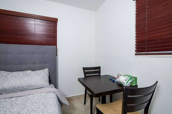 Vacation rental for 2 people, with pets in Little Havana