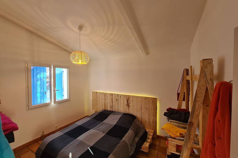 House in the heart of the village 500 m from the lake in Les Salles-sur-Verdon, Regionaler Naturpark Verdon