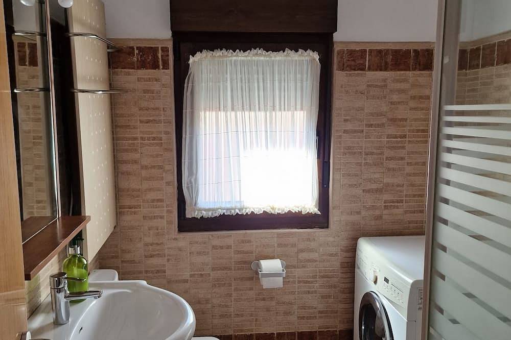 Ganze Wohnung, Apartment-Ensuite mit Dusche in Queveda, Santillana del Mar