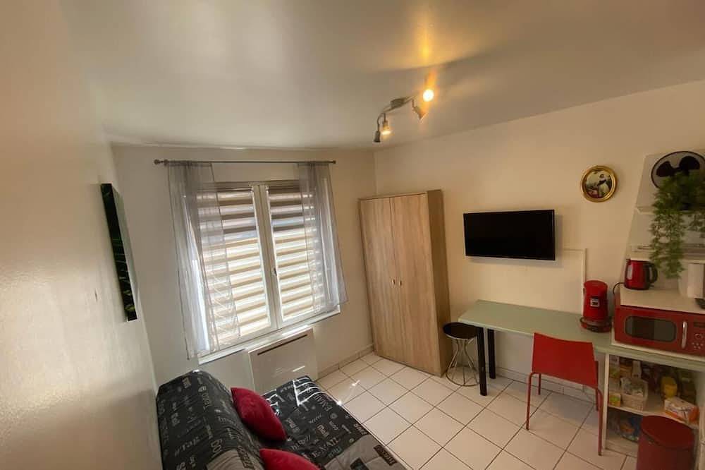 Entire apartment, Beau Studio Centre Ville et Proche Gare in Bourges, Bourges region