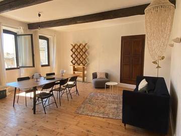 Gîte pour 6 personnes, avec terrasse ainsi que vue et jardin à Vinsobres