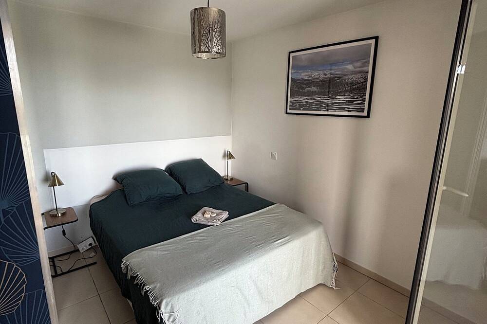 Ganze Wohnung, 45m2 T2 apartment with large terrace overlooking Sainte Victoire in Aix-en-Provence, Aix-en-Provence und Umgebung