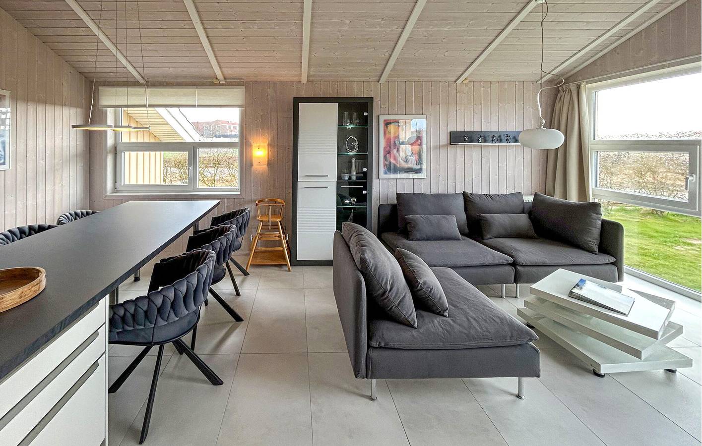 Beachside Apartment w/ Park, TV, Dish, Kitchen & Net in Friedrichskoog-Spitze, Friedrichskoog