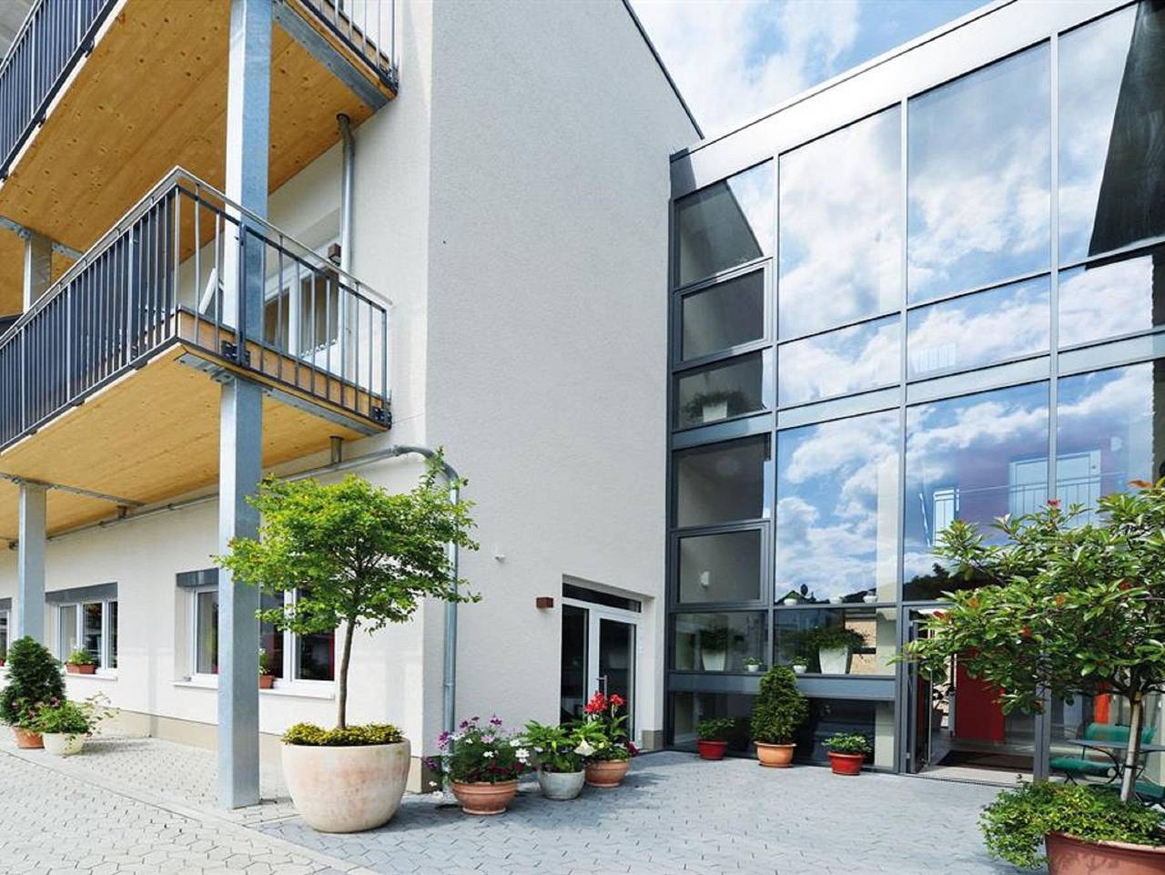 Landhotel Sanct Peter - Komfort Doppelzimmer Bad oder Dusche/Wc in Ahrweiler, Bad Neuenahr