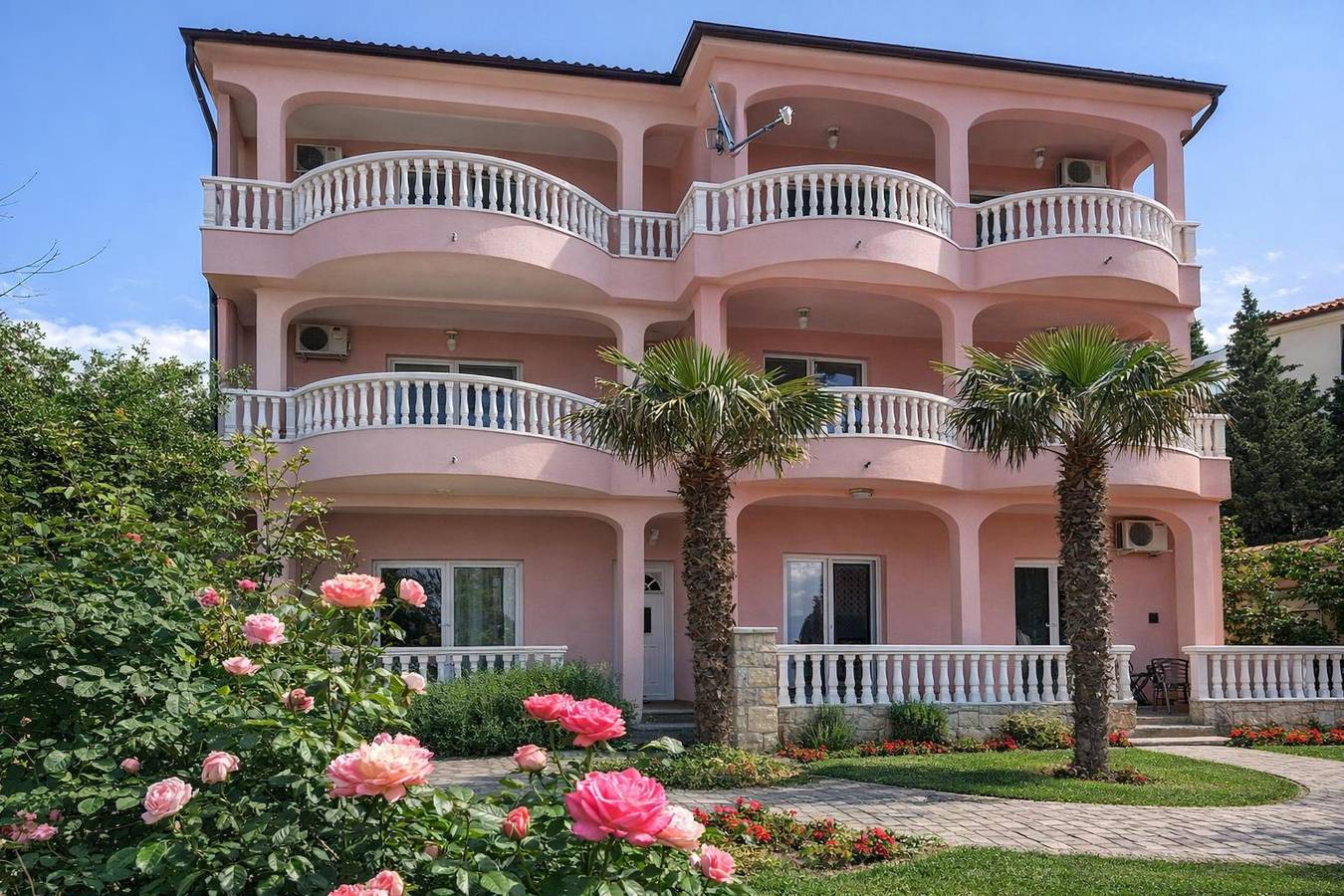 Ganze Wohnung, Pool Apt 3 - Novi Vinodolski (Ground) in Novi Vinodolski, Primorje-Gorski Kotar