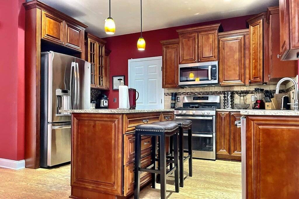 Atlanta Retreat : Spacious Home with Office in East Point, Fulton County