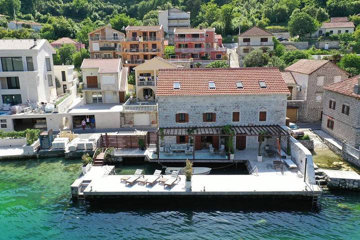 Ferienhaus für 6 Personen, mit Balkon in Montenegro