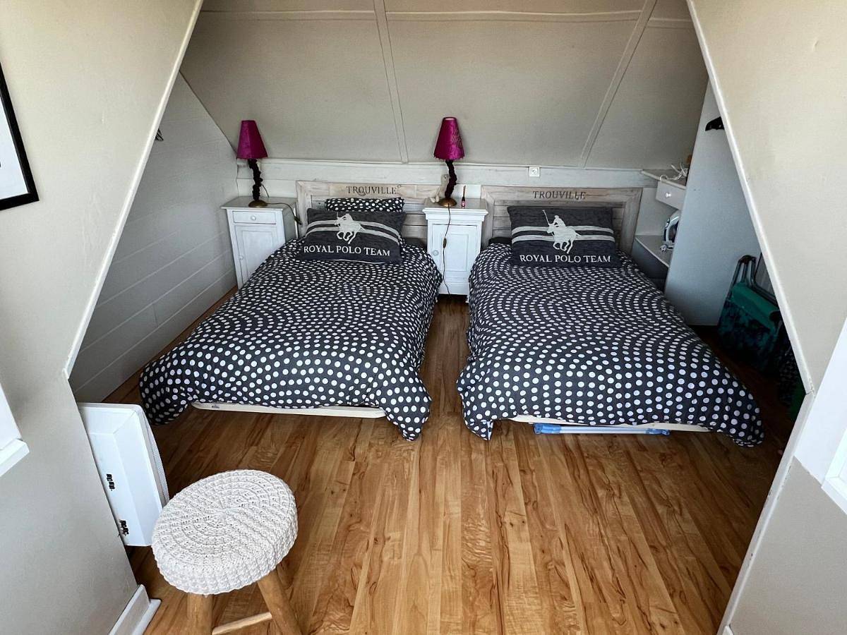 Appartement entier, Two-Bedroom Apartment in Trouville-sur-Mer, Région de Lisieux