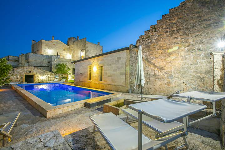 Appartamento per 2 persone, con piscina e balcone in Villa Castelli