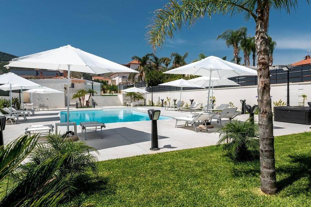 Entire apartment, Villa carola second floor in Torre Colonna-Sperone, Altavilla Milicia