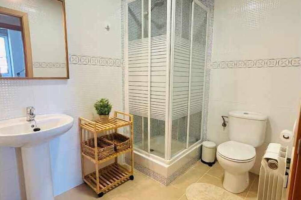 Appartement entier, Beautiful Apartment with Terrace and Parking in Palafrugell in Palafrugell, Costa Brava