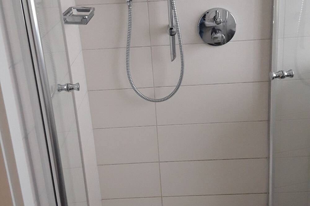 Ganze Wohnung, Modernes, hochwertig möbliertes 2-Zimmer Apartment mit Balkon an der Mosel! in Nittel, Landkreis Trier-Saarburg