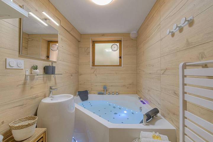 Gîte pour 2 personnes à Collonges-au-Mont-d'Or - 4