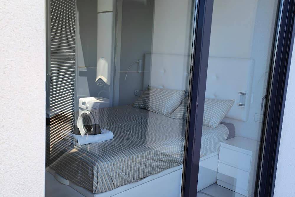 Apartamento entero, Spacious apartment with magnificent views of Lac Rose and the Mediterranean Sea in San Miguel de Salinas, Costa Blanca