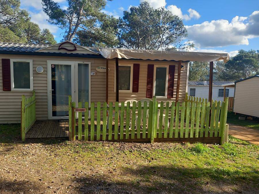 Camping Le Pinada - Mobilheim 4 personen - Tout Confort - 2 Schlafzimmer mit Klimaanlage und Tv - 28 m² in Fabrezan, Narbonne und Umgebung