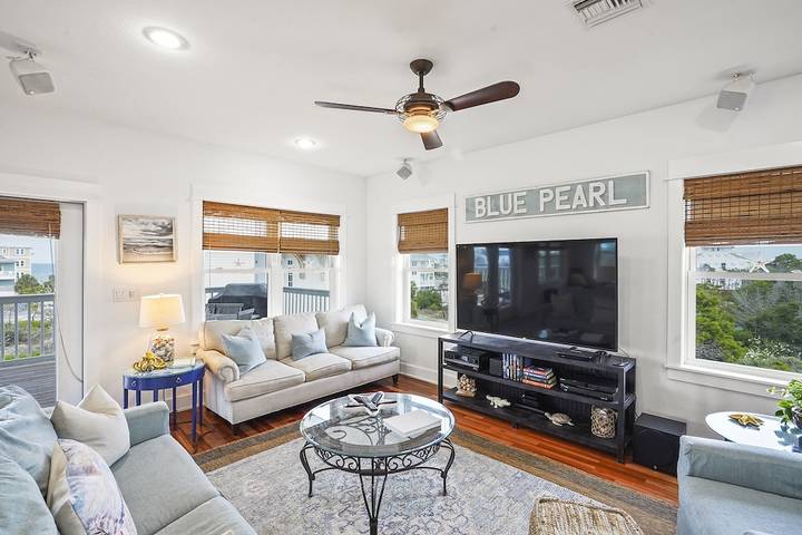 Vacation rental for 10 people, with pool and balcony as well as hot tub in Cape San Blas