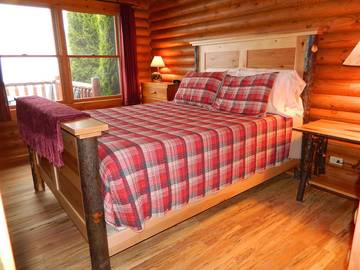 Log Cabin for 5 Guests in Cheboygan County, Picture 4