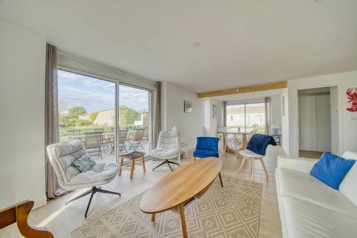 Location de vacances pour 11 personnes, avec Terrasse et Jardin à Le Gua