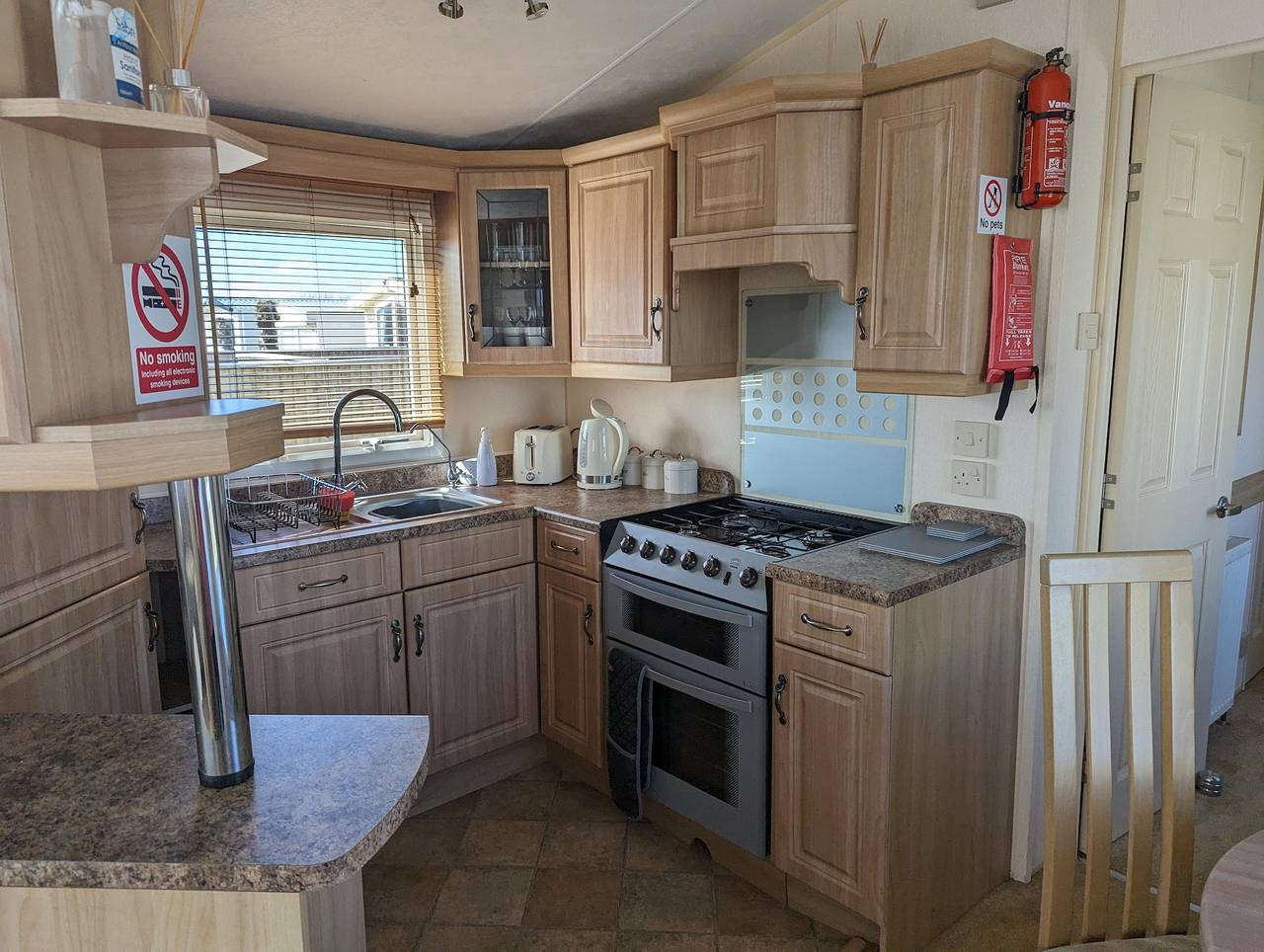 Caravan Sleeps 6 With Game Console in Chapel St. Leonards, Lincolnshire