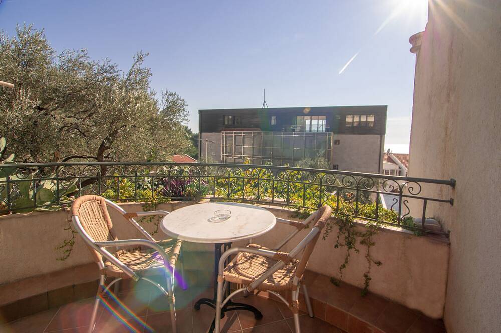 Zimmer Balkon Meerseite n1 in Sveti Stefan, Opština Budva