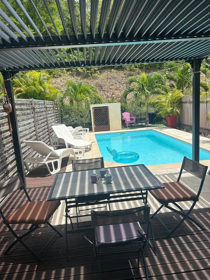Maison de vacances pour 4 personnes, avec vue ainsi que piscine et jardin en Martinique - 3