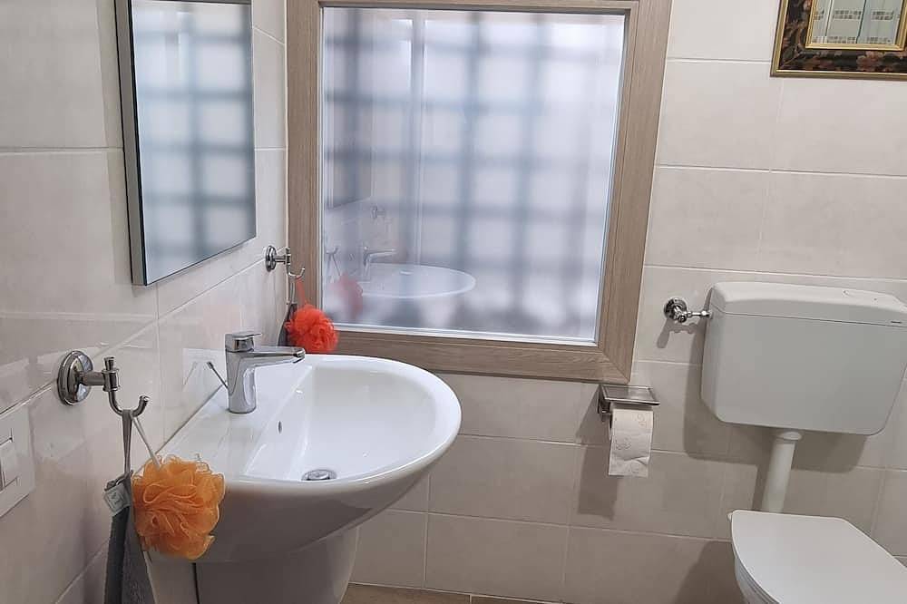 Ganze Wohnung, Beautifully restored romantic apartment in the centre of historic Dolcedo in Dolcedo, Dolcedo Gemeinde