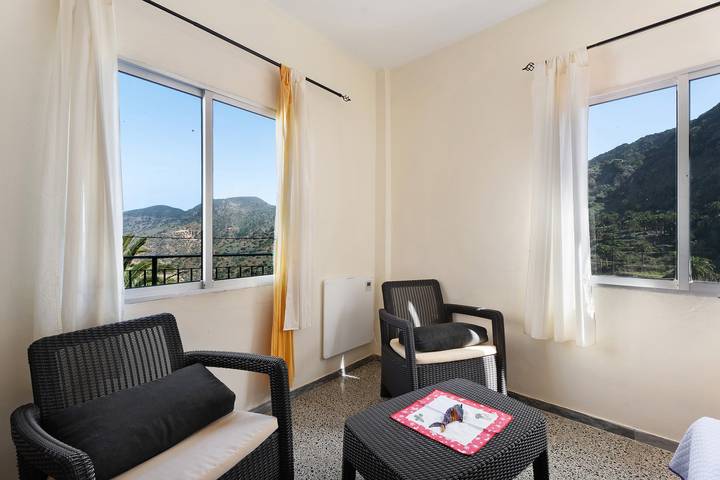 Holiday Home 'Casa De Berta' with Mountain Views, Private Terrace and Wi-Fi in Epina, Vallehermoso