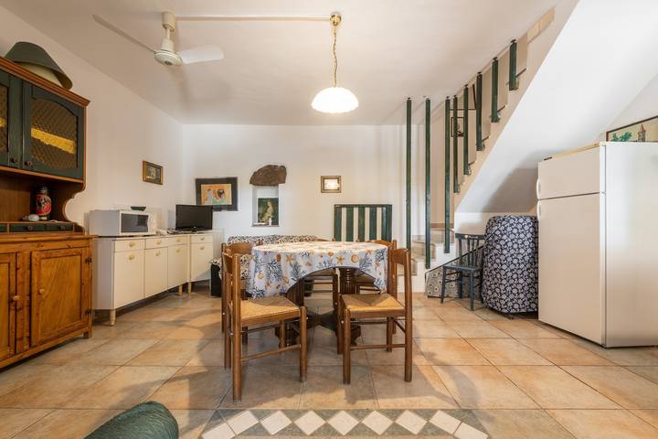 Haustierfreundliches Ferienhaus Pescetti Bobba B mit Bergblick und Garten in Carloforte, Sulcis Iglesiente
