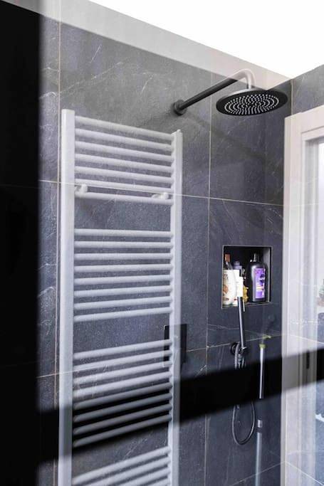 Gîte pour 6 personnes, avec balcon à Novare - 3