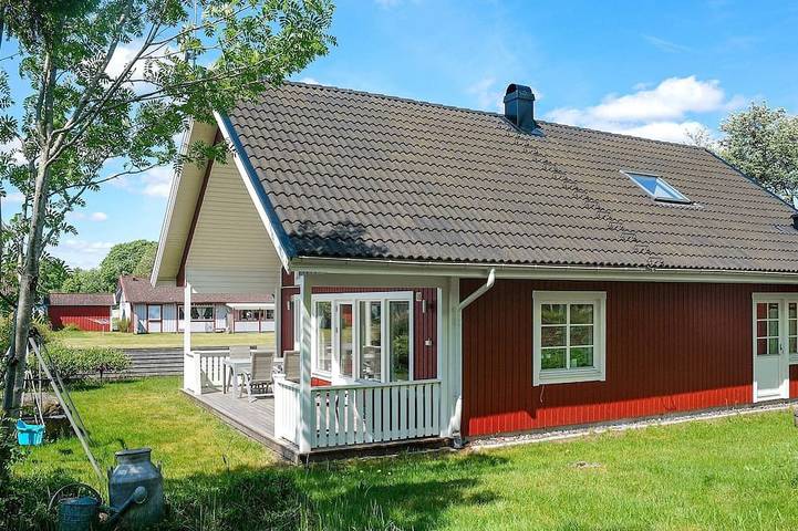 Ferienhaus für 6 Personen, mit Balkon/Terrasse und Terrasse sowie Garten