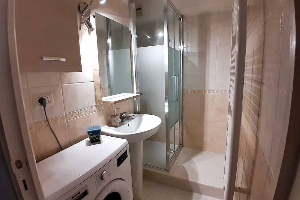 Appartement entier, Studio apartment in the mountains (1600 m.a.s.l.) Full southern exposure in Névache, Région de Briançon