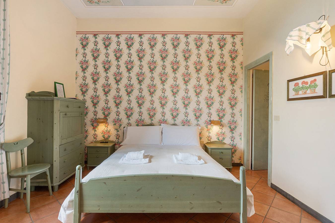 Agriturismo 'Quadruple Room With View of Vesuvius' with Mountain View, Shared Pool and Wi-Fi in Fisciano, Salerno Province