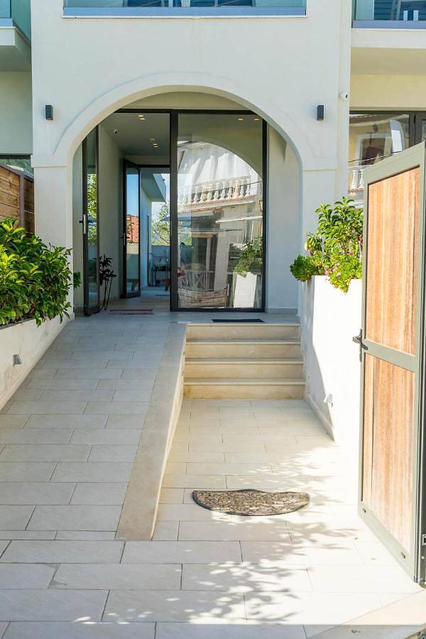 Entire apartment, Standard Studio in Alykanas, Alykes