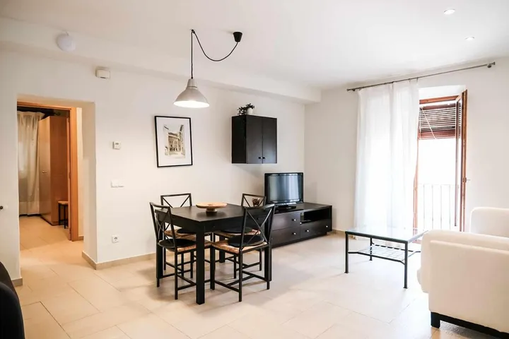 Apartamento de vacaciones para 7 personas, con balcón - 1