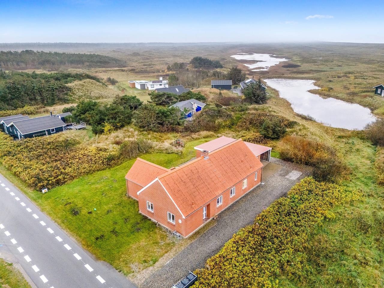 Lovely holiday house with 4 rooms close to the North Sea in Lild Strand, Dänemark an der Nordsee