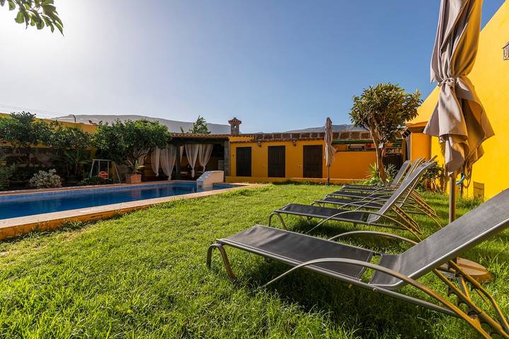 Casa rural para 10 personas, con jardín y terraza en Gáldar
