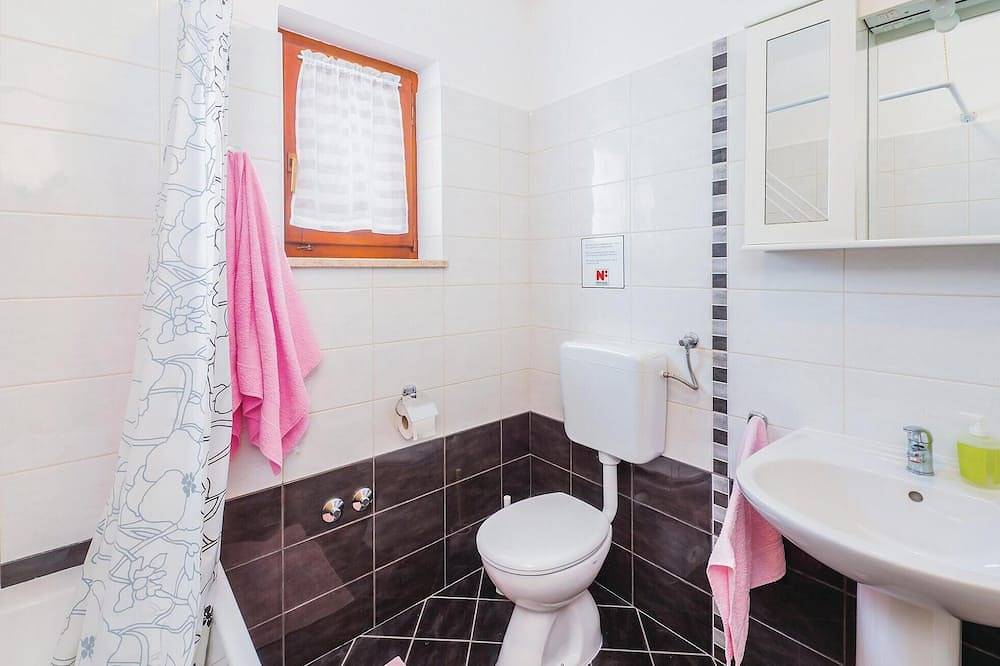 Entire apartment, 1 bedroom gorgeous apartment in Labin in Presika, Eastcoast Istria