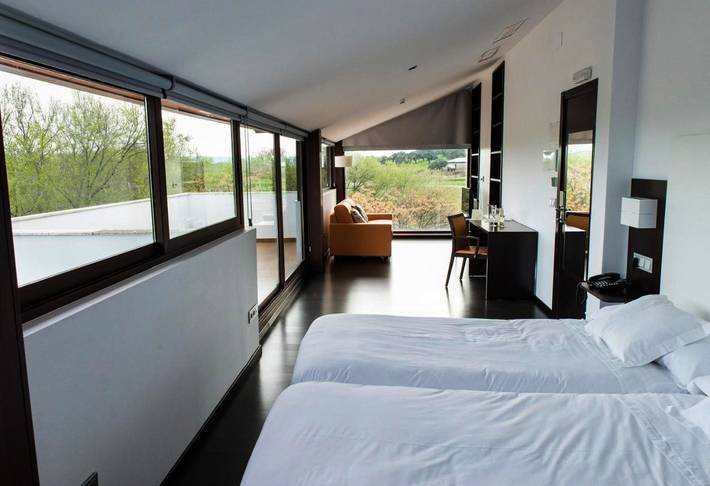 Hotel para 3 personas, con Balcón y Terraza además de Jacuzzi y Jardín en Valle del Guadiato - 3