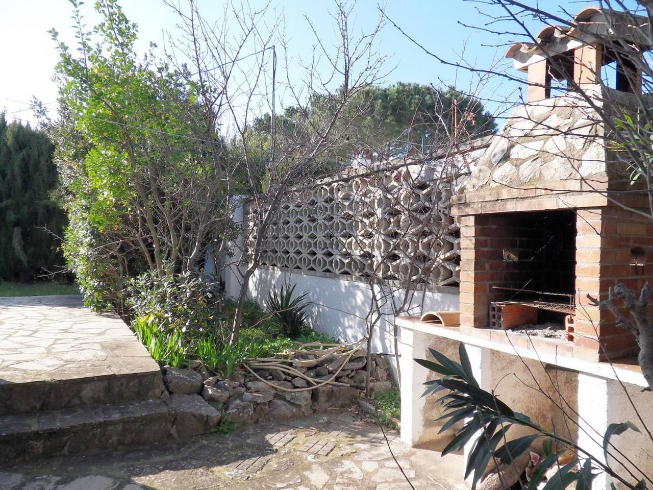 Ruhiges Haus mit großem Garten, Wlan & nur 200m vom Strand in Riells in l'Escala, Oberampurien
