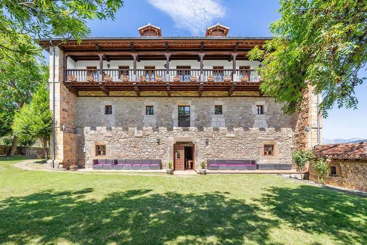 Casa rural para 20 personas, con Balcón y Terraza además de Jardín y Vistas en Liébana - 2