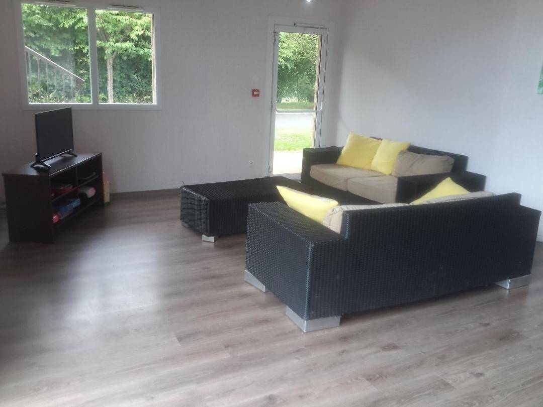 Le Fleur"H"on 11 d'Honfleur, T2 en Résidence avec Piscine, Wifi et Parking gratuits in Équemauville, Région de Lisieux