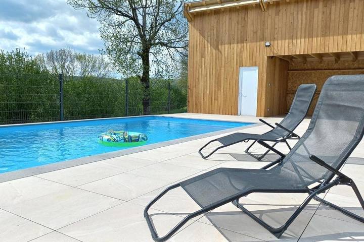 Location de vacances pour 12 personnes, avec balcon ainsi que piscine et jardin à Paulhenc - 2