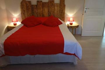 Gîte pour 8 Personnes dans Vebret, Région de Mauriac, Photo 3