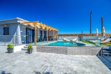 Ferienhaus für 6 Personen, mit Garten und Terrasse sowie Pool in Kalamaki