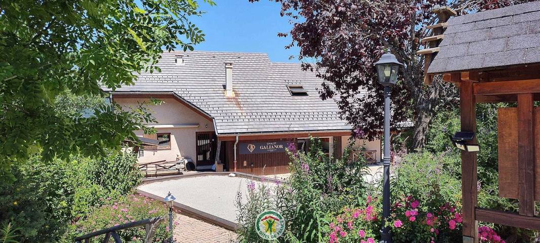 Gîte pour 10 personnes, avec jardin et terrasse - 1