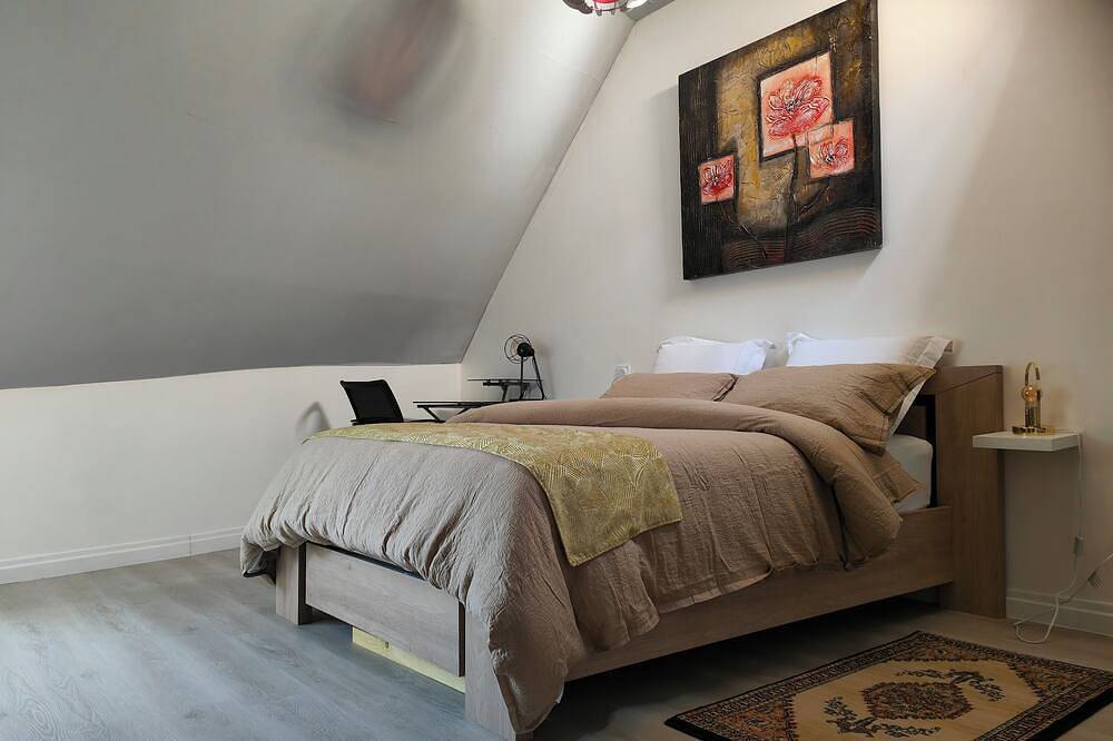 Apartamento entero, L'Écrin Two-bedroom apartment in Villedieu-les-Poêles, Côte de la Déroute