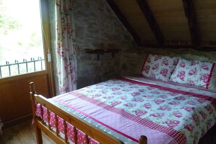 Gîte pour 4 personnes, avec piscine à Larroque-Toirac - 3