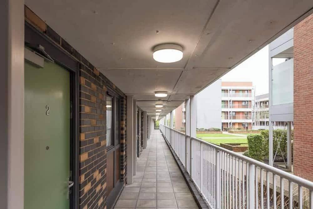 Entire apartment, 1Bed | Smart Tv + Parking | Walk to Shops & Xscape in Milton Keynes, South East England