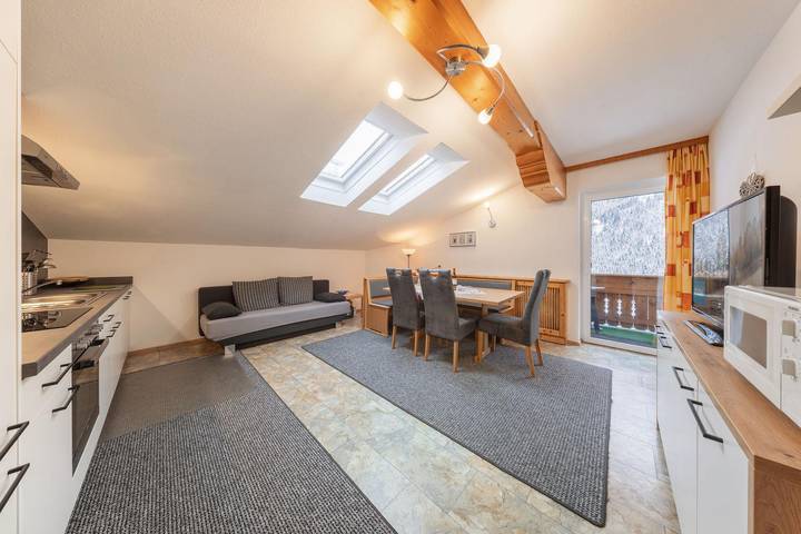 Ferienwohnung für 7 Personen, mit Balkon und Ausblick im Stubaital - 3