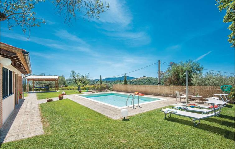 Appartamento con piscina vicino al Centro Caldana in Gavorrano, Provincia di Grosseto